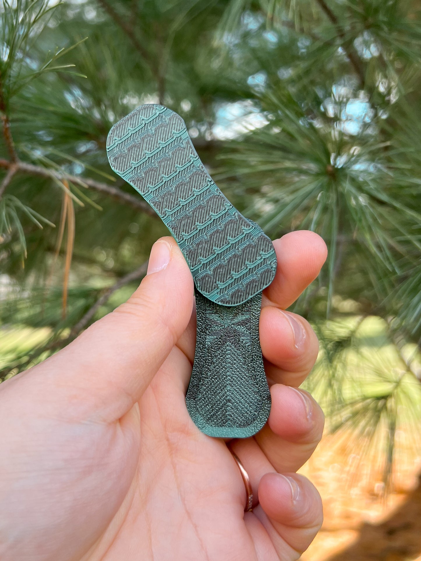 High Resistance Magnetic Fidget Slider- Midnight Emerald